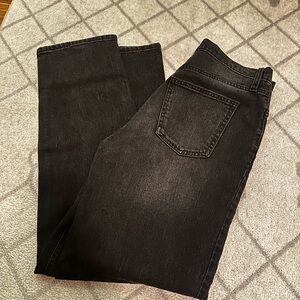 Universal Thread Women’s High-Rise 90s Straight Leg Jeans in Black Wash